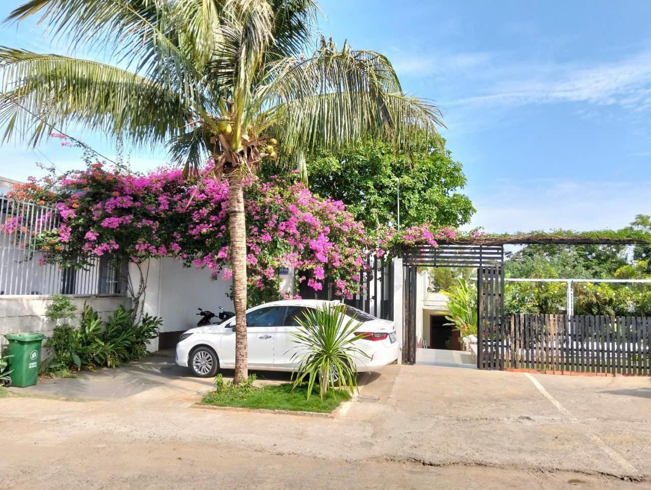 Doi Sao Homestay Buon Ma Thuot Buitenkant foto